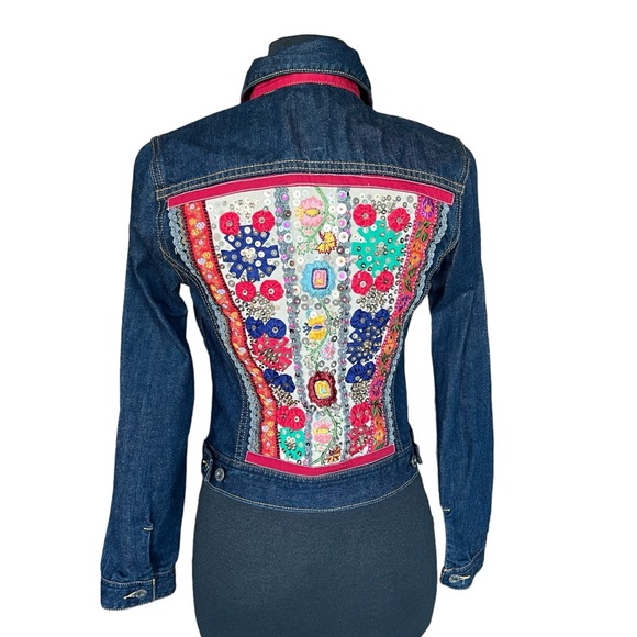 AGED LUCKY BRAND EMBELLISHED DENIM JACKET ALMOST VINTAGE! Size small - Picture 3 of 12